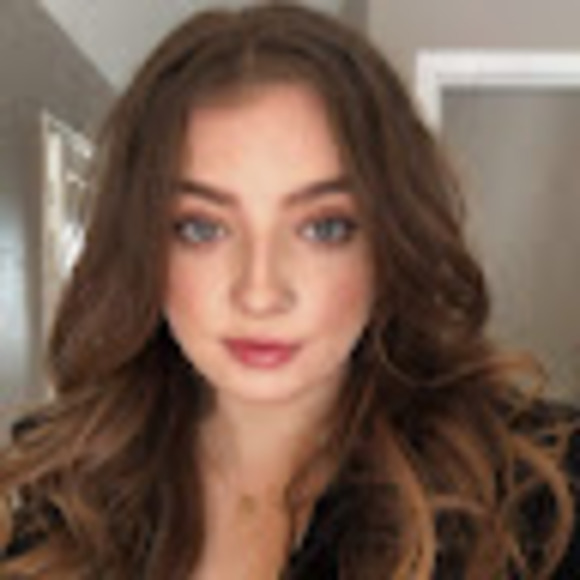 Meet your Posher, Kylie - Picture 1 of 1